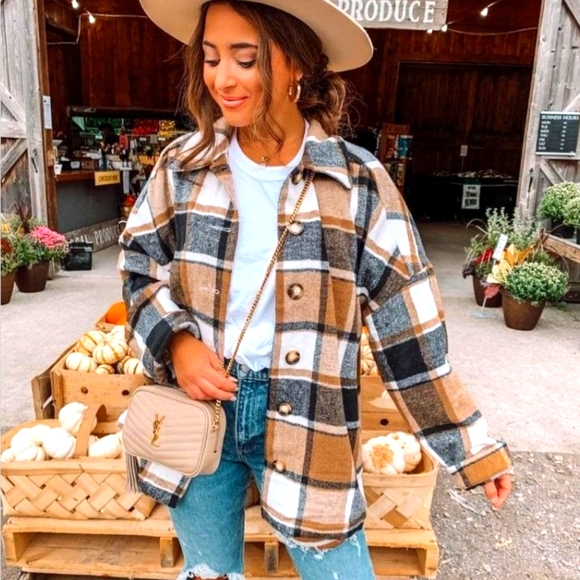 Jackets & Blazers - 🏷️LAST ONE 🏷️Plaid Flannel Shacket Shirt Jacket Tan & Navy